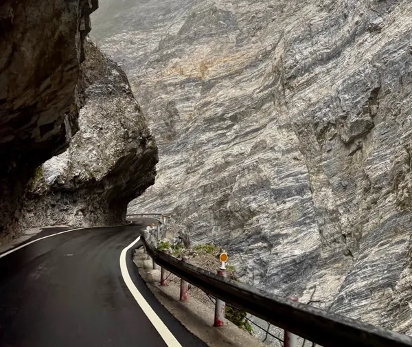 Change process: Finding orientation in times of transition